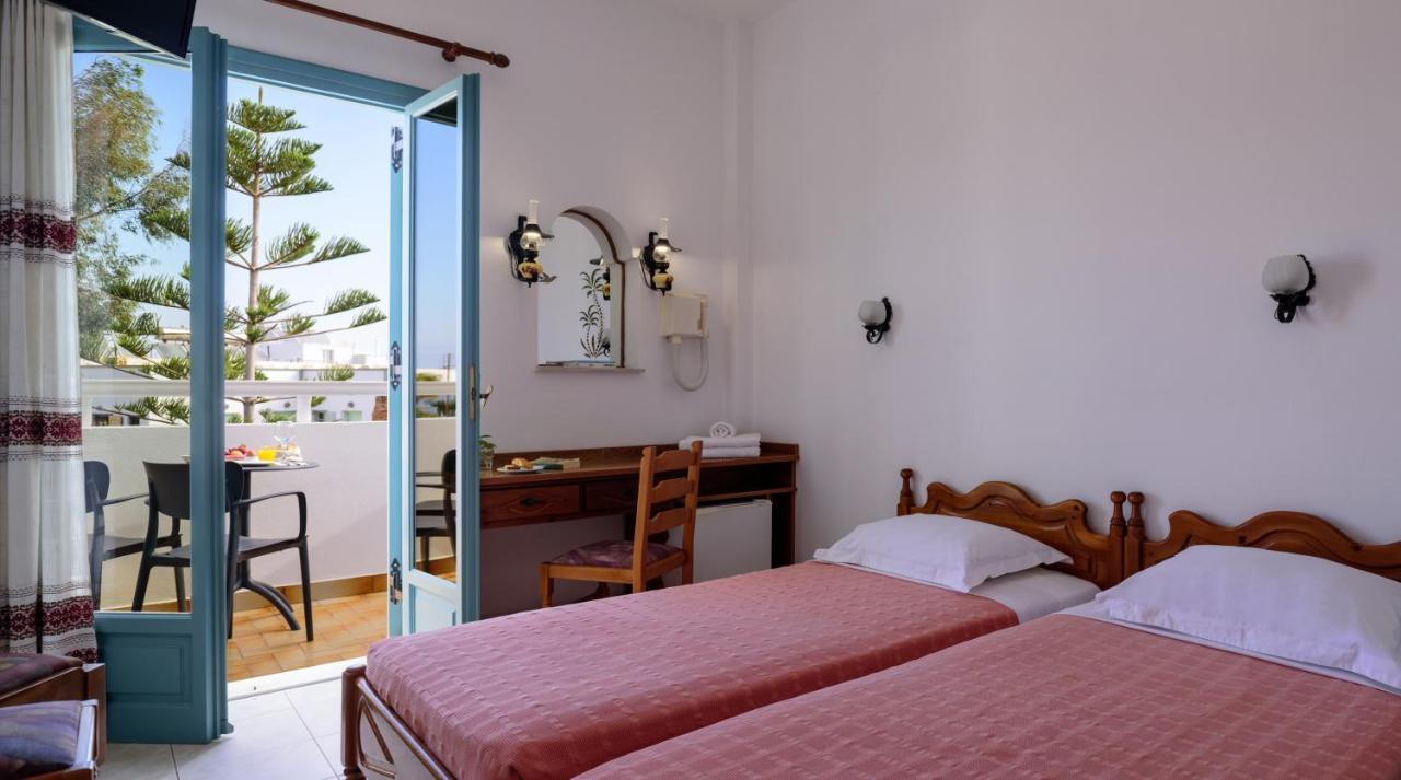 Armonia Hotel Kamári Екстериор снимка