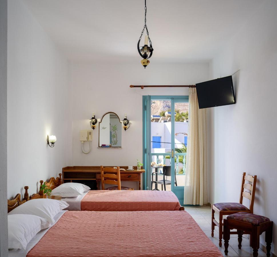 Armonia Hotel Kamári Екстериор снимка