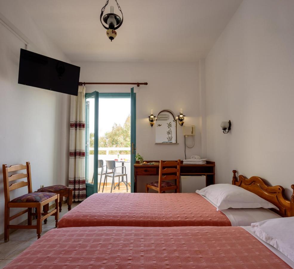 Armonia Hotel Kamári Екстериор снимка