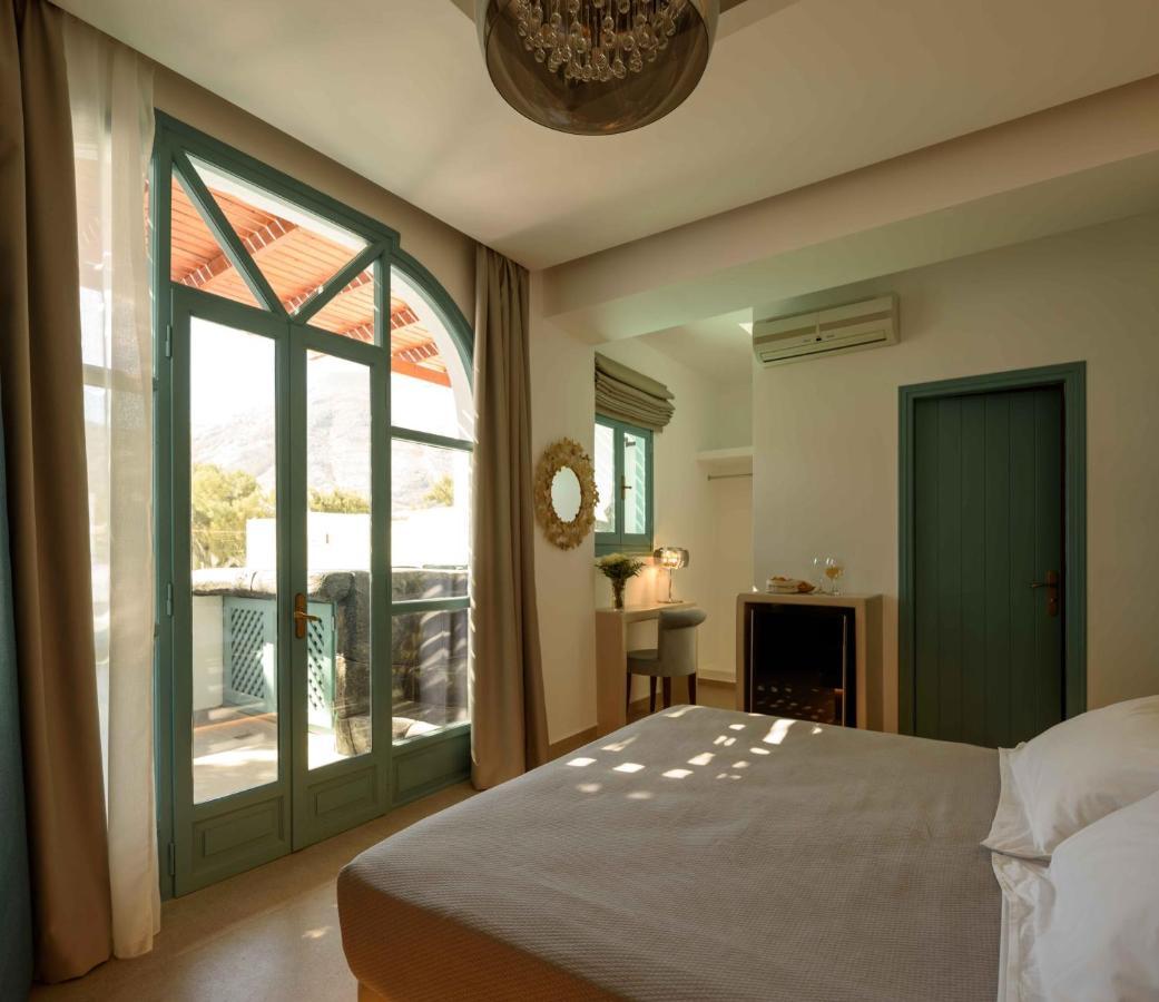 Armonia Hotel Kamári Екстериор снимка